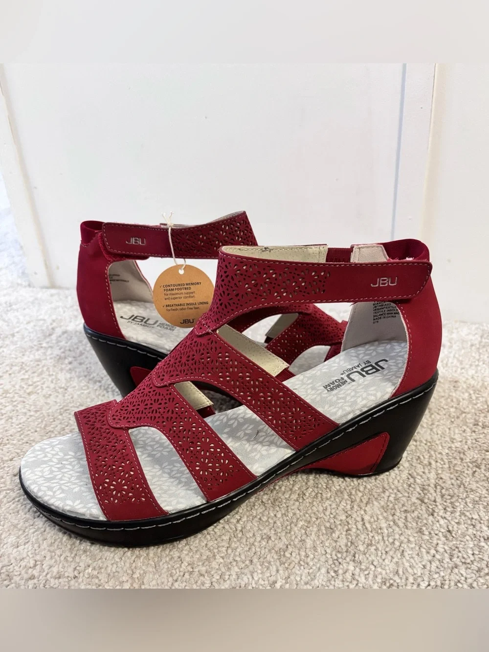 JBU NWT Jambu Bianca Red Wedge Vegan Sandals Size 10M